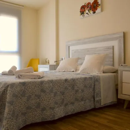 Pirineos Apartment *